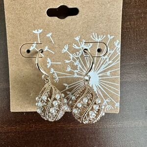 Gold tone drop earrings